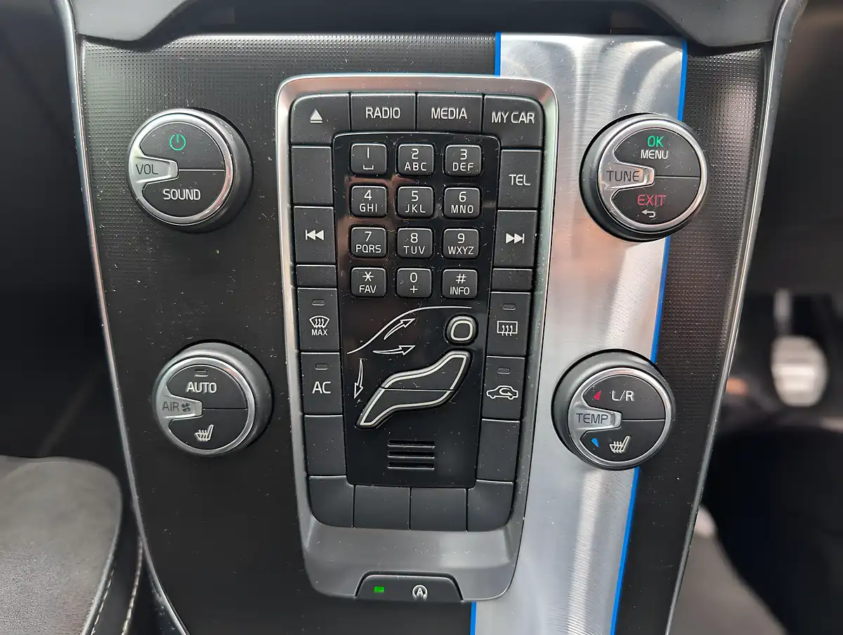 Used 2014 Volvo V40 R-Design - Interior and Exterior details 11
