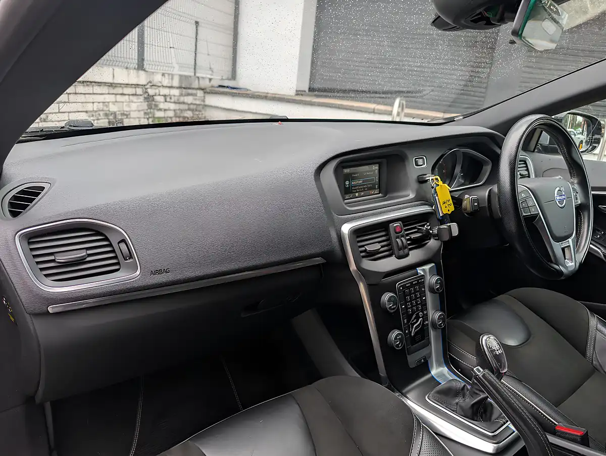 Used 2014 Volvo V40 R-Design - Interior and Exterior details 12