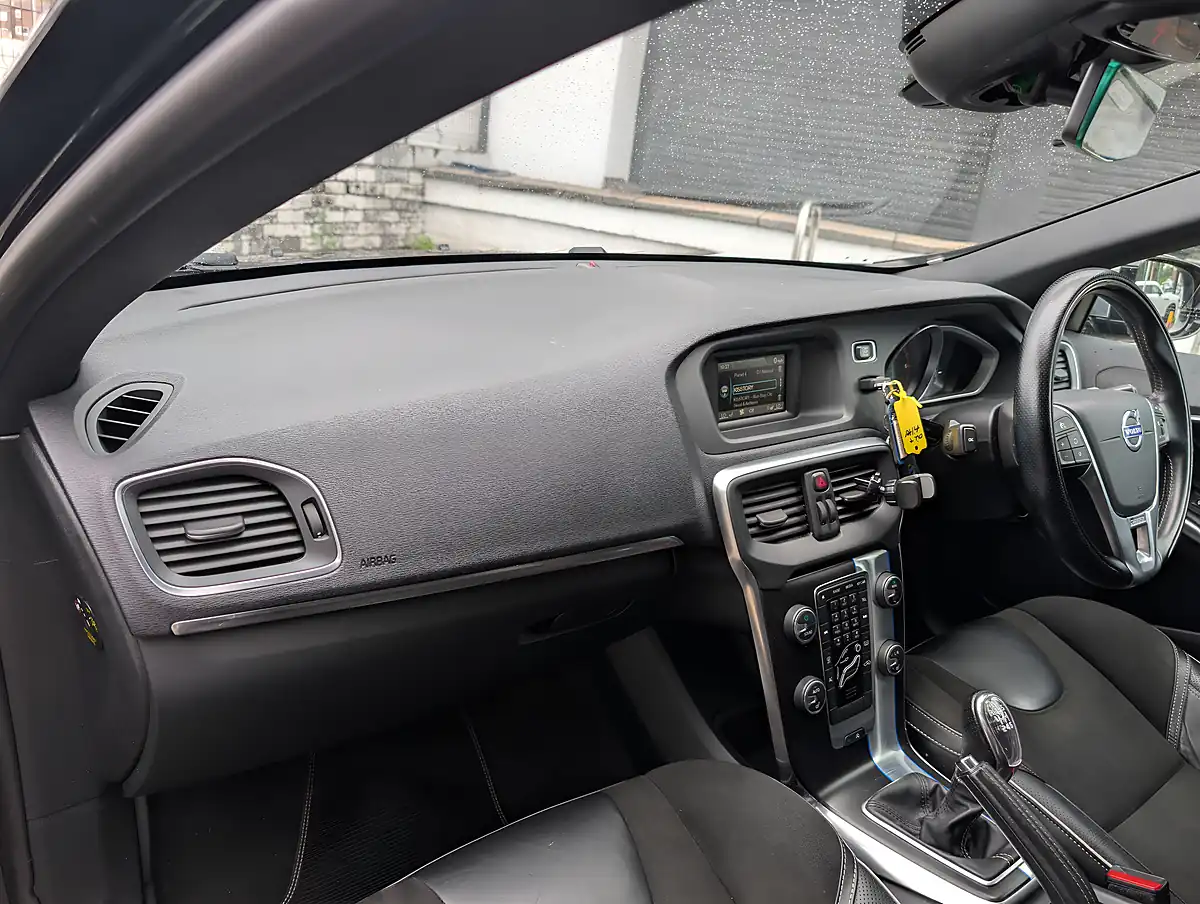 Used 2014 Volvo V40 R-Design - Interior and Exterior details 13