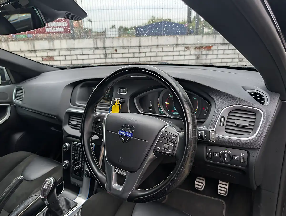 Used 2014 Volvo V40 R-Design - Interior and Exterior details 14