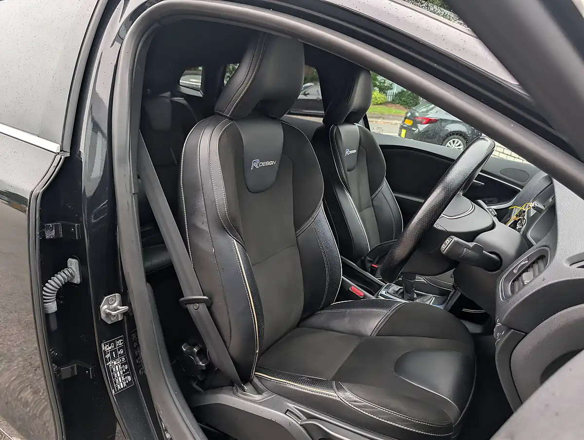 Used 2014 Volvo V40 R-Design - Interior and Exterior details 15