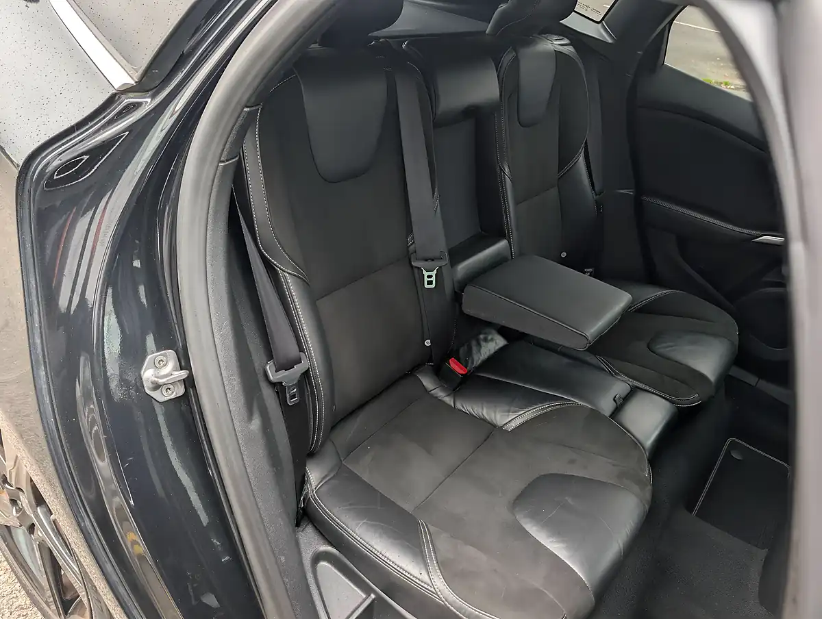 Used 2014 Volvo V40 R-Design - Interior and Exterior details 19