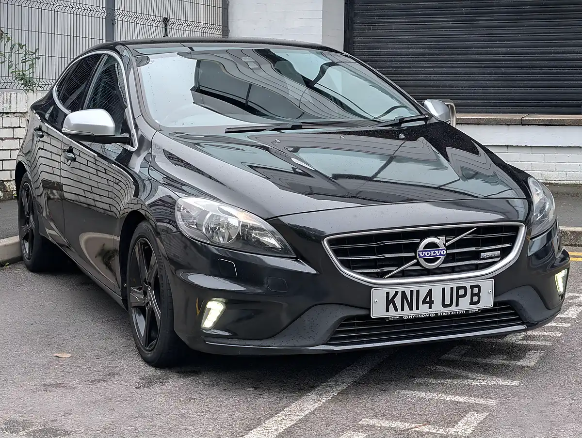Used 2014 Volvo V40 R-Design - Interior and Exterior details 3