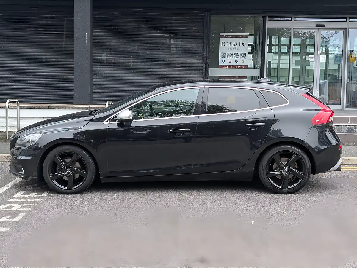 Used 2014 Volvo V40 R-Design - Interior and Exterior details 6