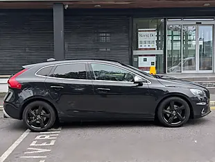 Used 2014 Volvo V40 R-Design - Interior and Exterior details 8