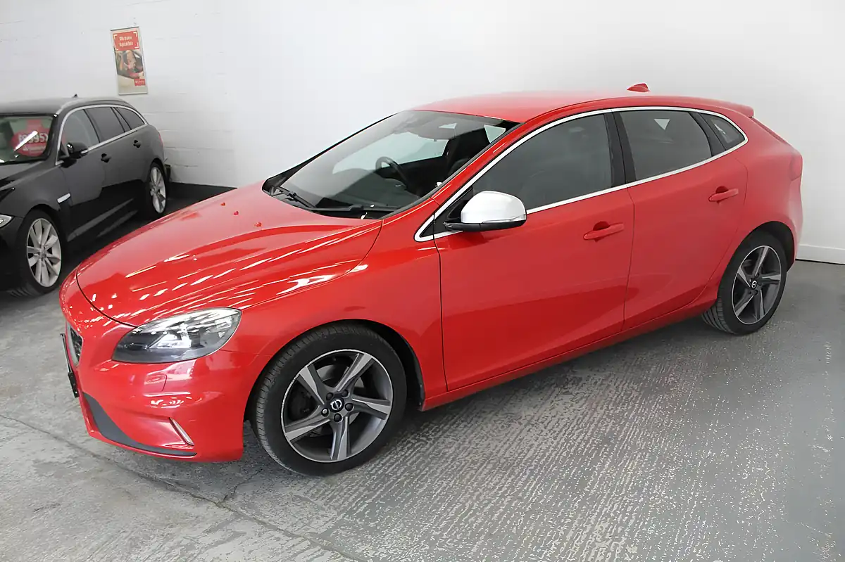 Used 2014 Volvo V40 R-Design Lux Red - Interior and Exterior details 4