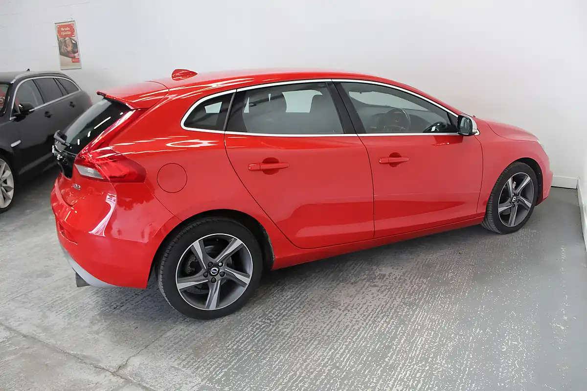 Used 2014 Volvo V40 R-Design Lux Red - Interior and Exterior details 8