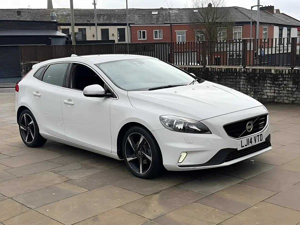 Used 2014 Volvo V40 R-Design Nav White - Front View