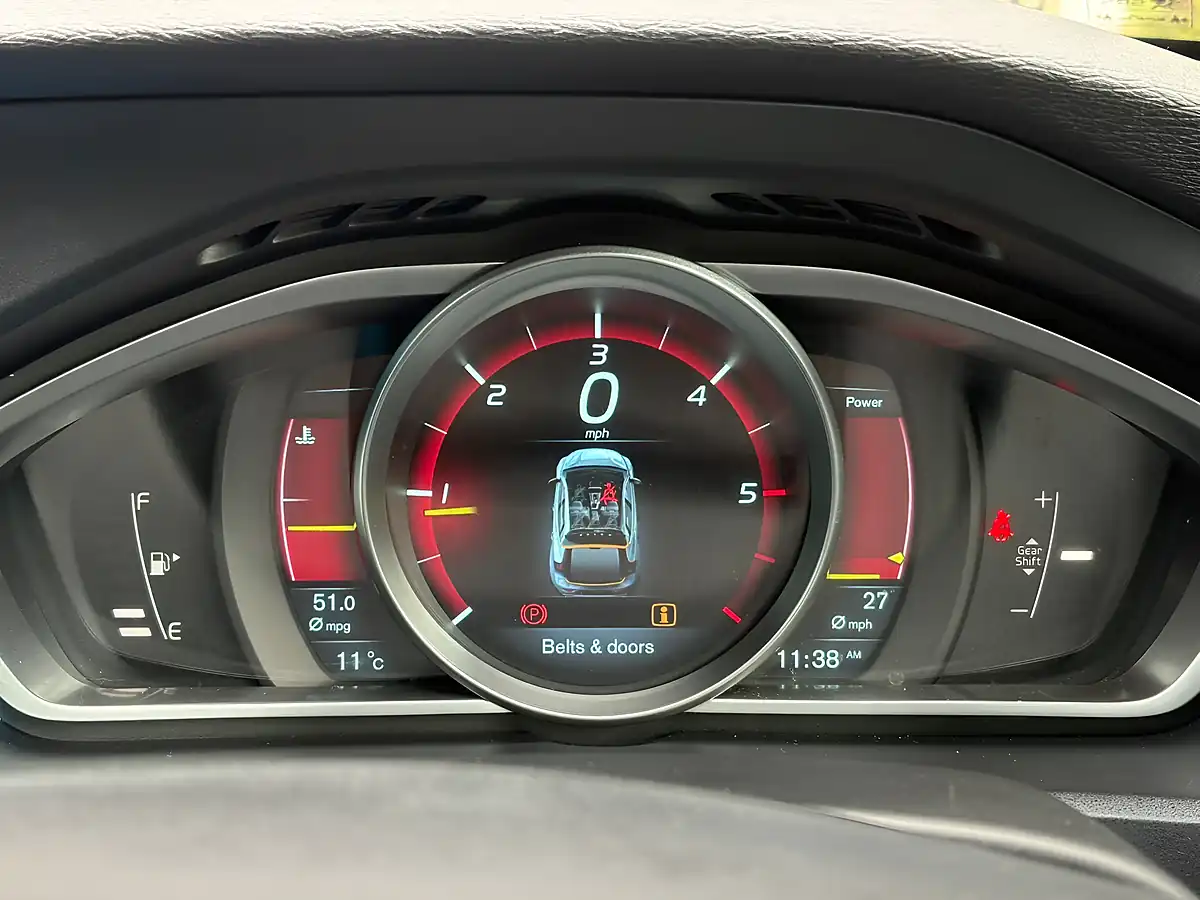 Used 2014 Volvo V40 R-Design Nav White - Interior and Exterior details 14