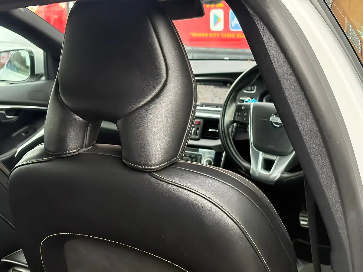 Used 2014 Volvo V40 R-Design Nav White - Interior and Exterior details 18