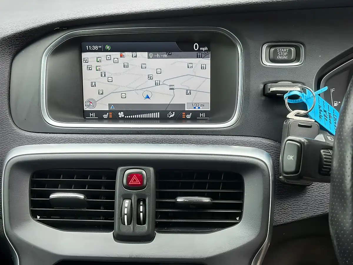 Used 2014 Volvo V40 R-Design Nav White - Interior and Exterior details 8