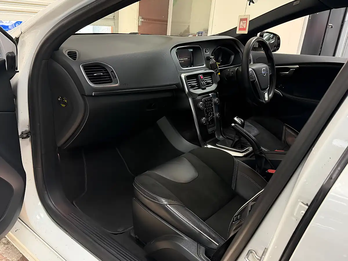 Used 2014 Volvo V40 R-Design Nav White - Interior and Exterior details 10