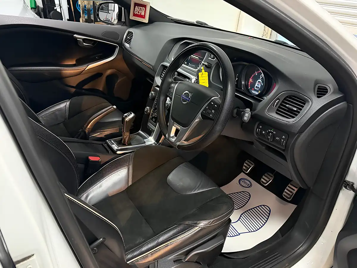 Used 2014 Volvo V40 R-Design Nav White - Interior and Exterior details 13
