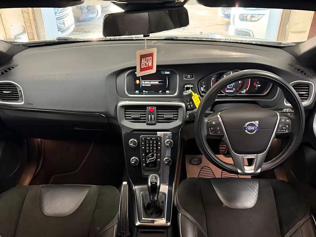 Used 2014 Volvo V40 R-Design Nav White - Interior and Exterior details 9