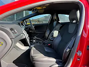 Used 2014 Volvo V40 R-Design Red - Interior and Exterior details 14