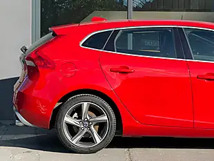Used 2014 Volvo V40 R-Design Red - Interior and Exterior details 7
