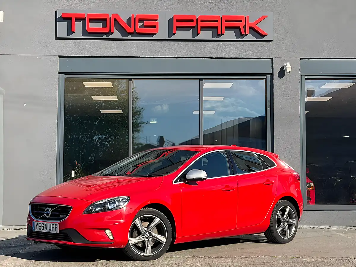 Used 2014 Volvo V40 R-Design Red - Interior and Exterior details 9