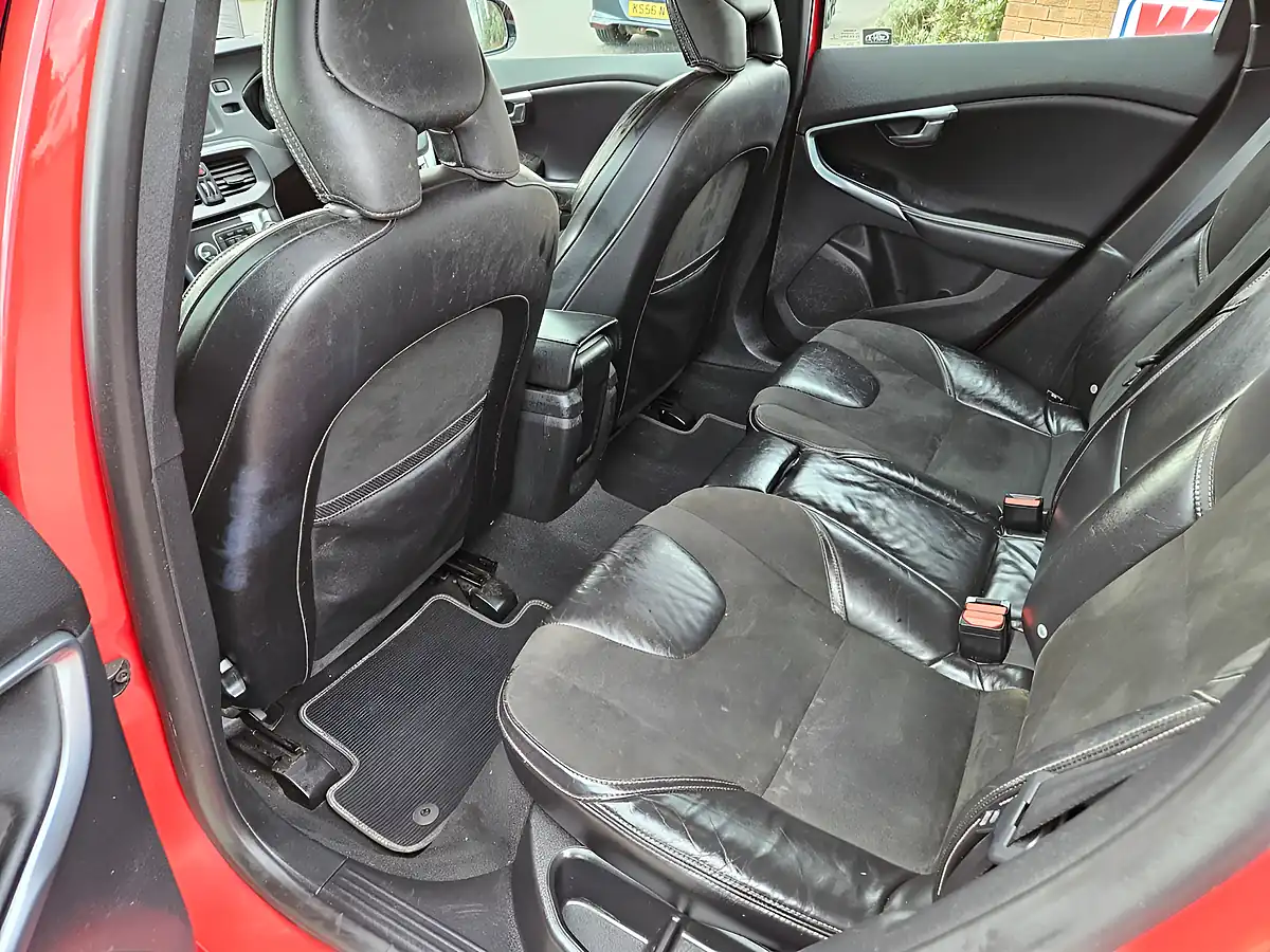 Used 2014 Volvo V40 R-Design Red - Interior and Exterior details 11
