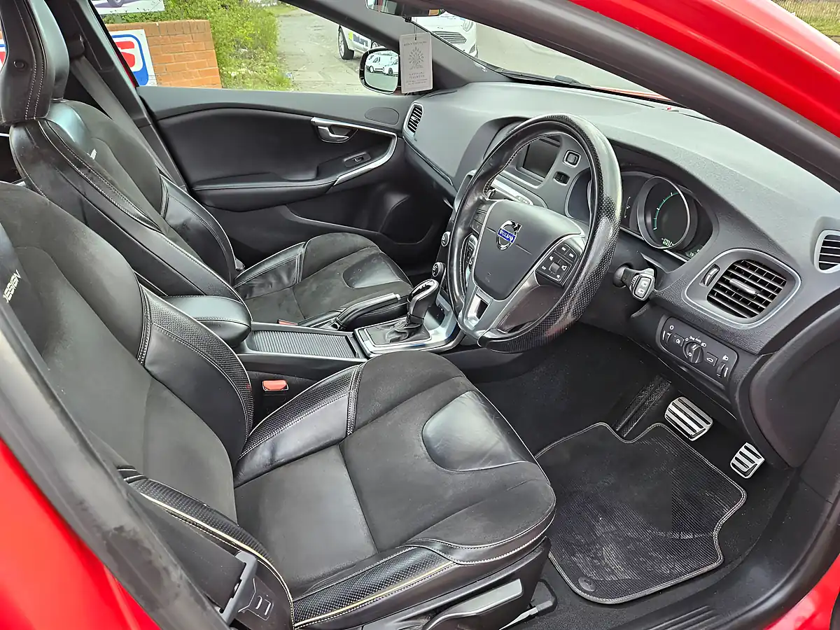 Used 2014 Volvo V40 R-Design Red - Interior and Exterior details 13