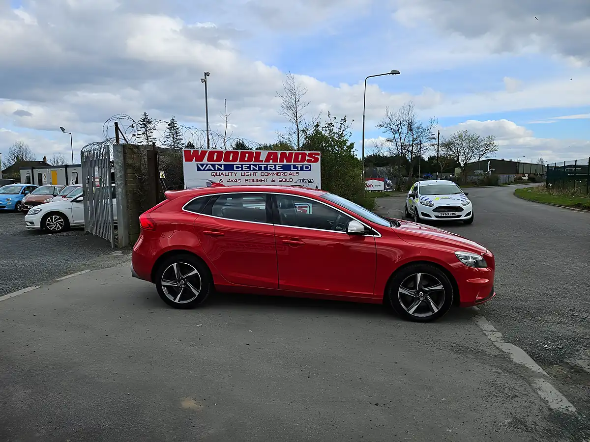 Used 2014 Volvo V40 R-Design Red - Interior and Exterior details 2