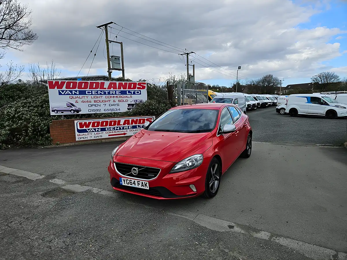 Used 2014 Volvo V40 R-Design Red - Interior and Exterior details 4