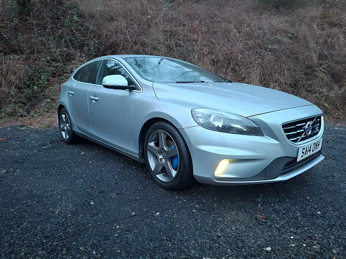 Used 2014 Volvo V40 R-Design Silver - Interior and Exterior details 2