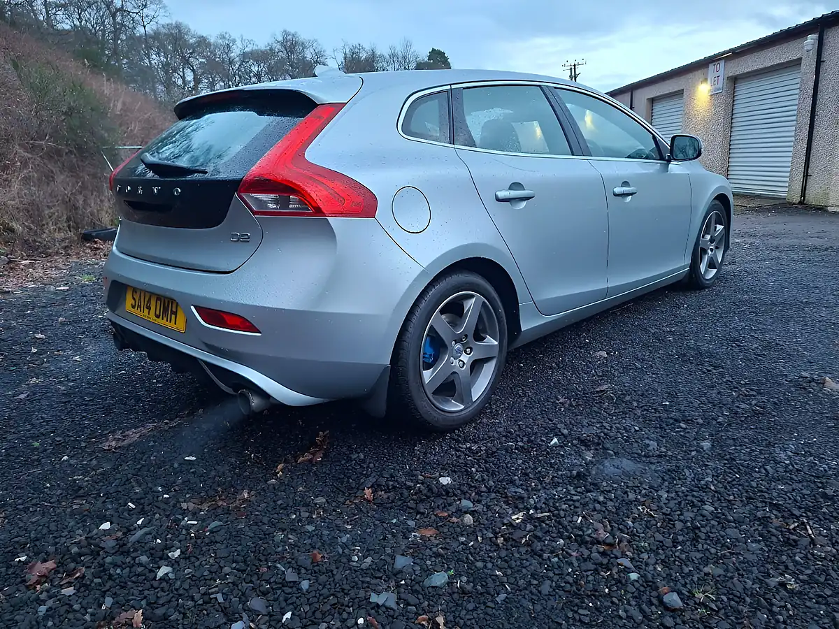 Used 2014 Volvo V40 R-Design Silver - Interior and Exterior details 9