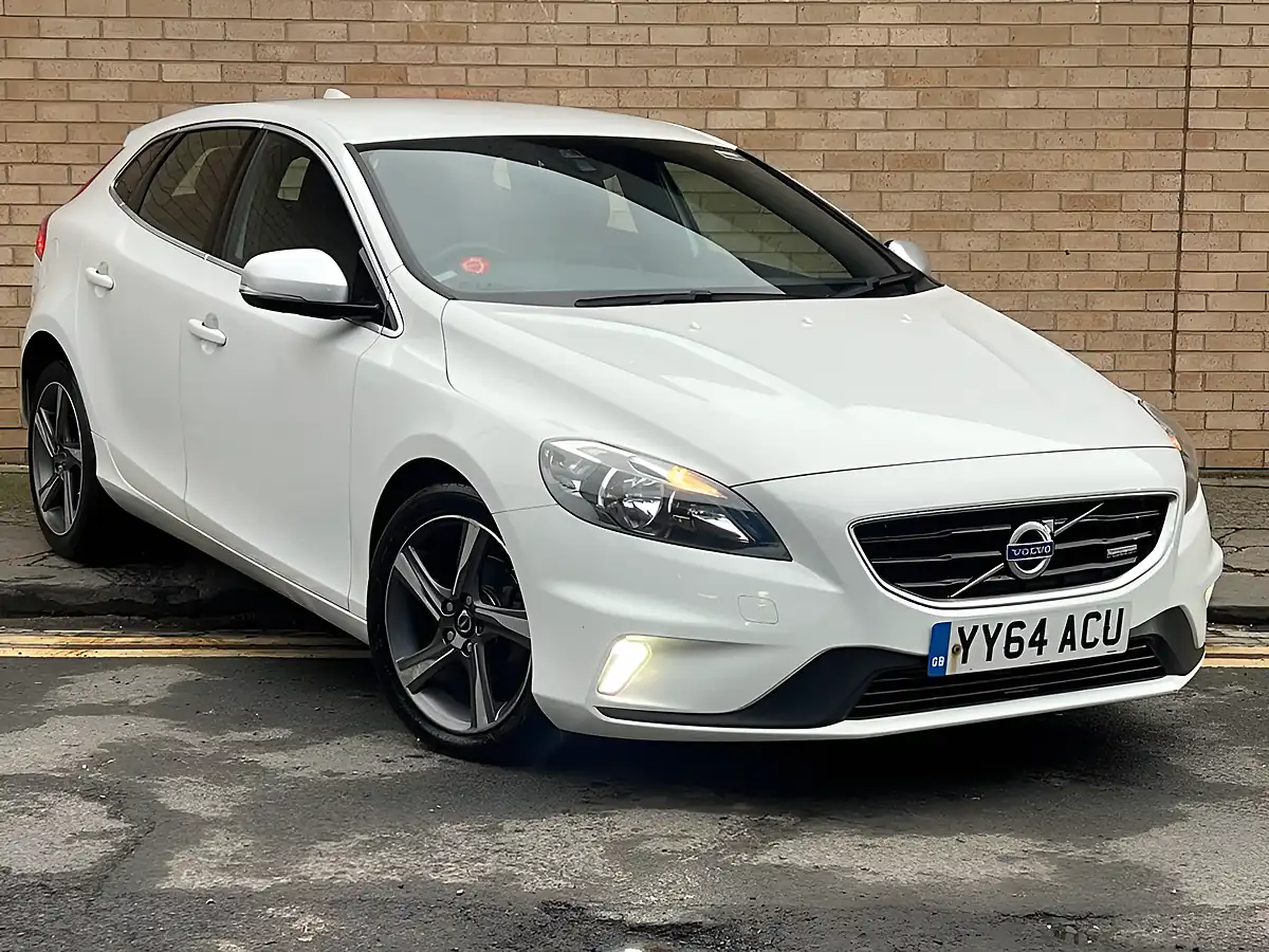 Used 2014 Volvo V40 R-Design White - Front View