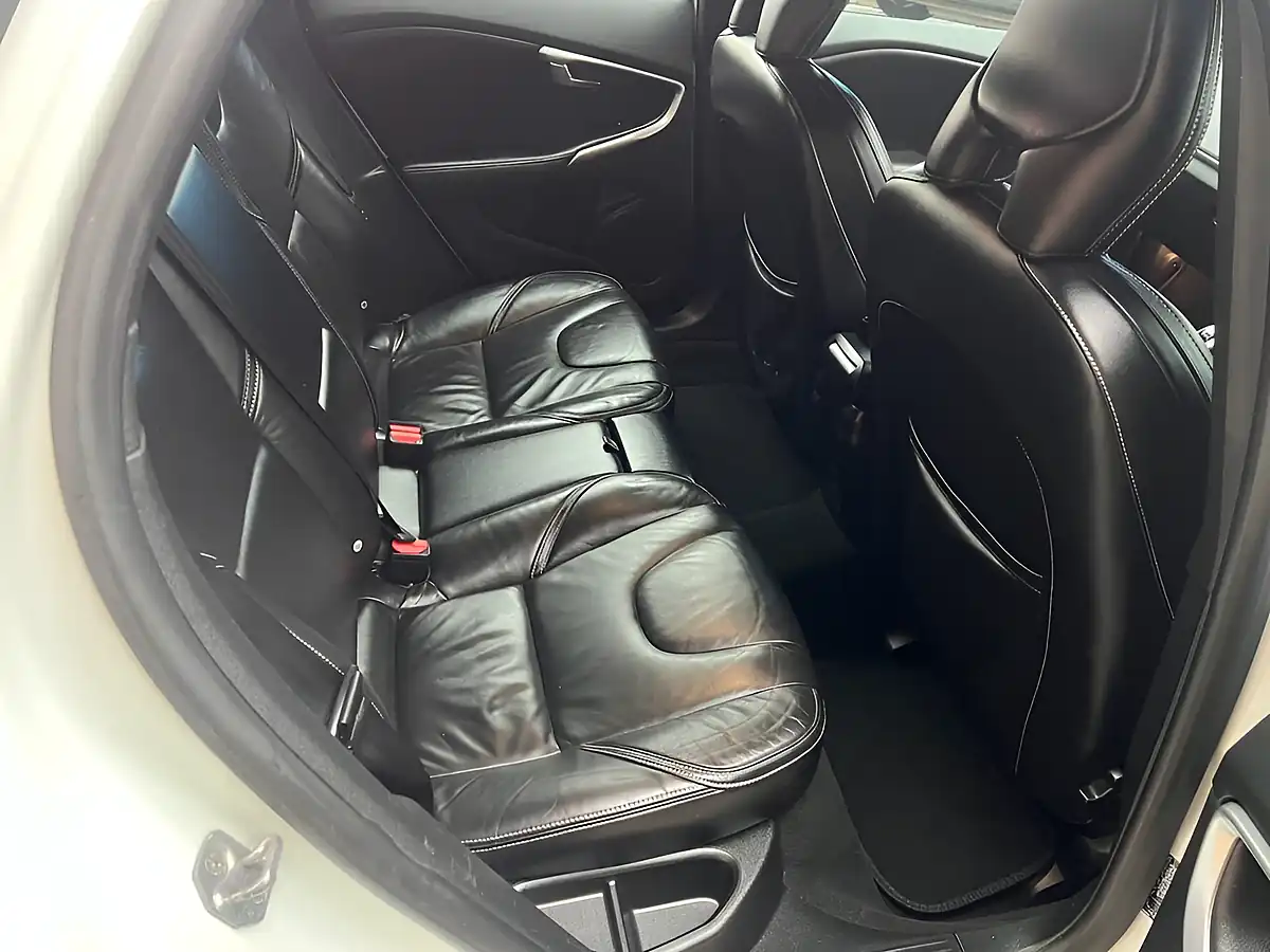 Used 2014 Volvo V40 R-Design White - Interior and Exterior details 10