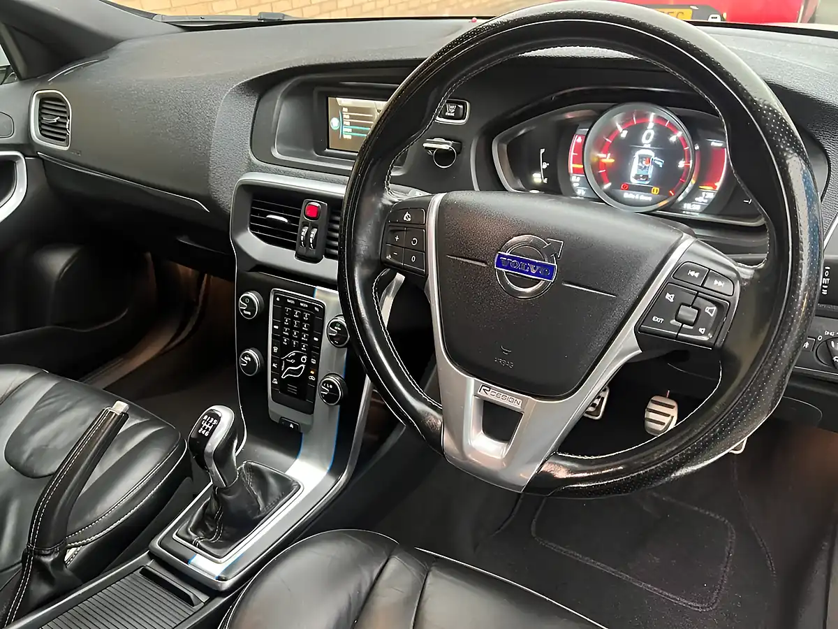 Used 2014 Volvo V40 R-Design White - Interior and Exterior details 13