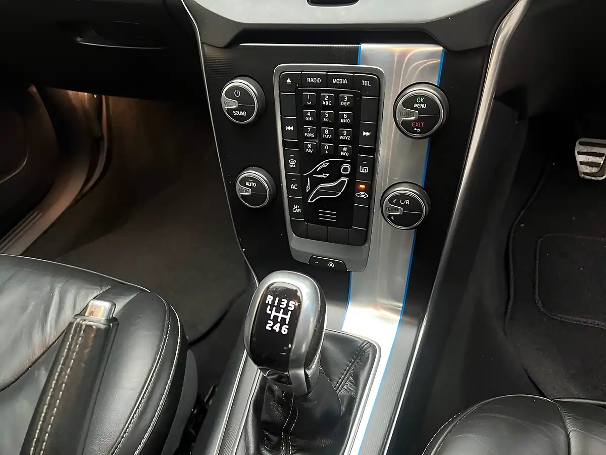 Used 2014 Volvo V40 R-Design White - Interior and Exterior details 15