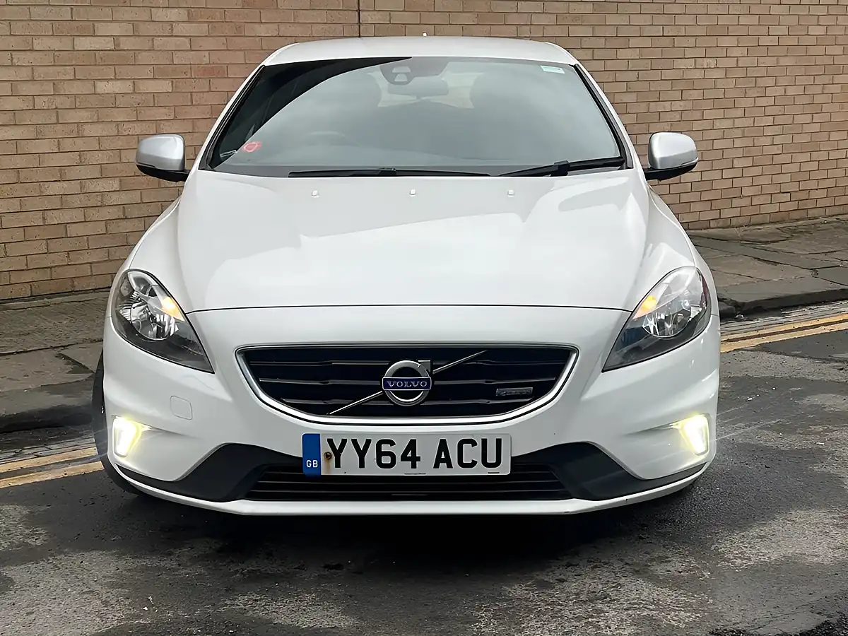 Used 2014 Volvo V40 R-Design White - Interior and Exterior details 2