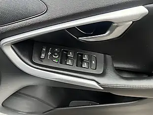 Used 2014 Volvo V40 R-Design White - Interior and Exterior details 20