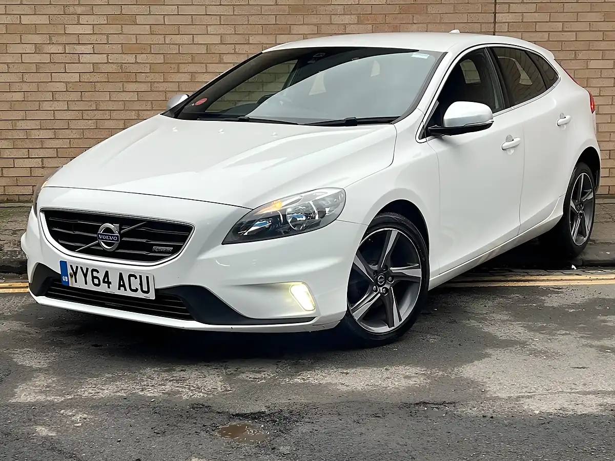 Used 2014 Volvo V40 R-Design White - Interior and Exterior details 3