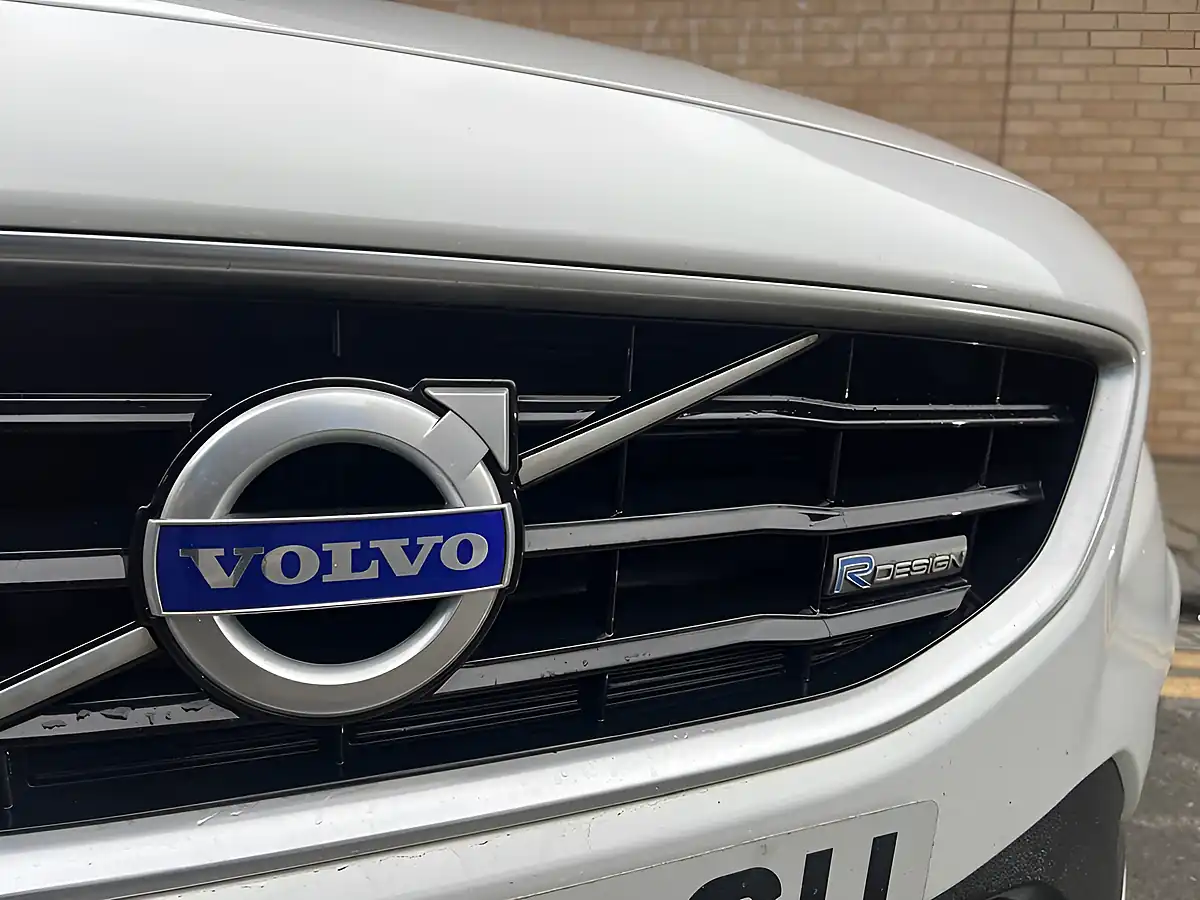 Used 2014 Volvo V40 R-Design White - Interior and Exterior details 4