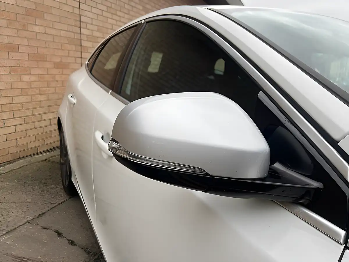 Used 2014 Volvo V40 R-Design White - Interior and Exterior details 9
