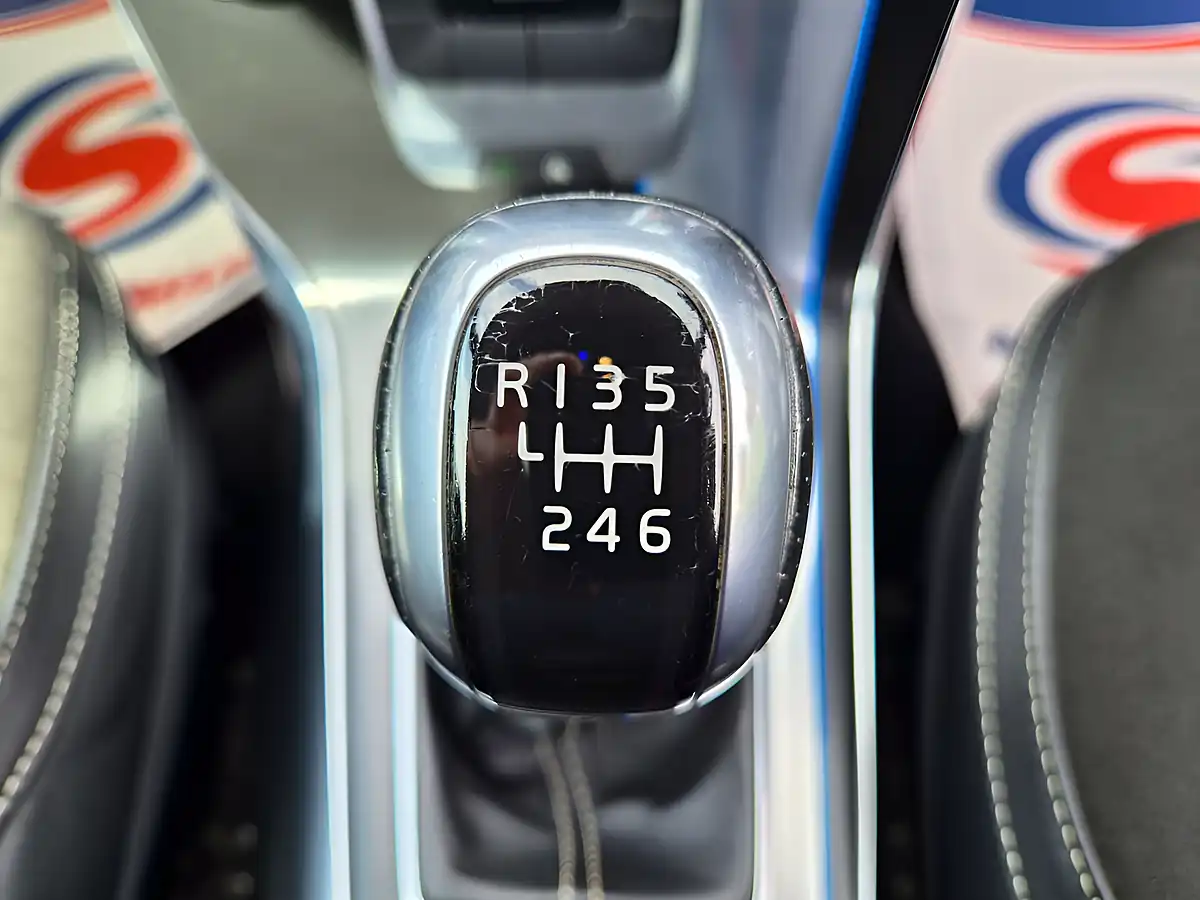 Used 2014 Volvo V40 R-Design White - Interior and Exterior details 12