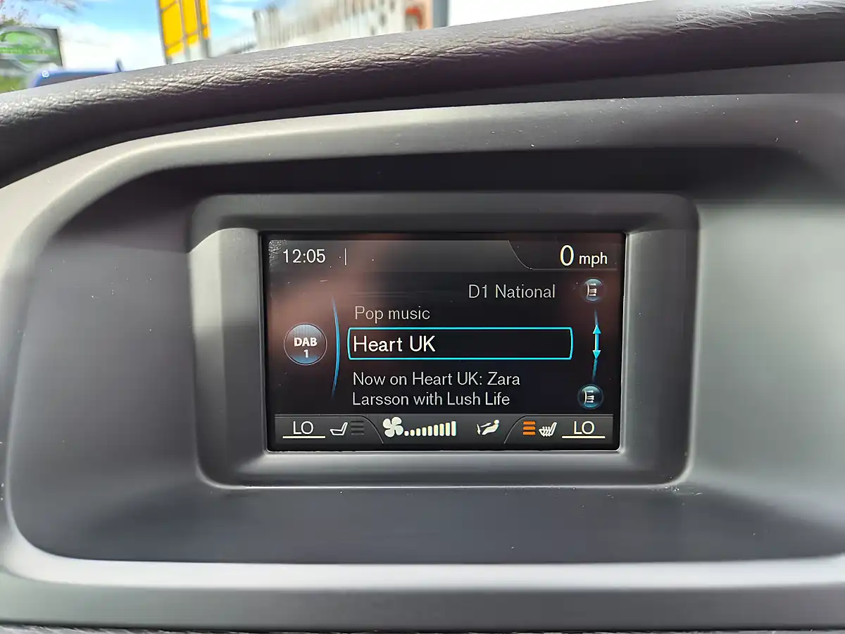 Used 2014 Volvo V40 R-Design White - Interior and Exterior details 13