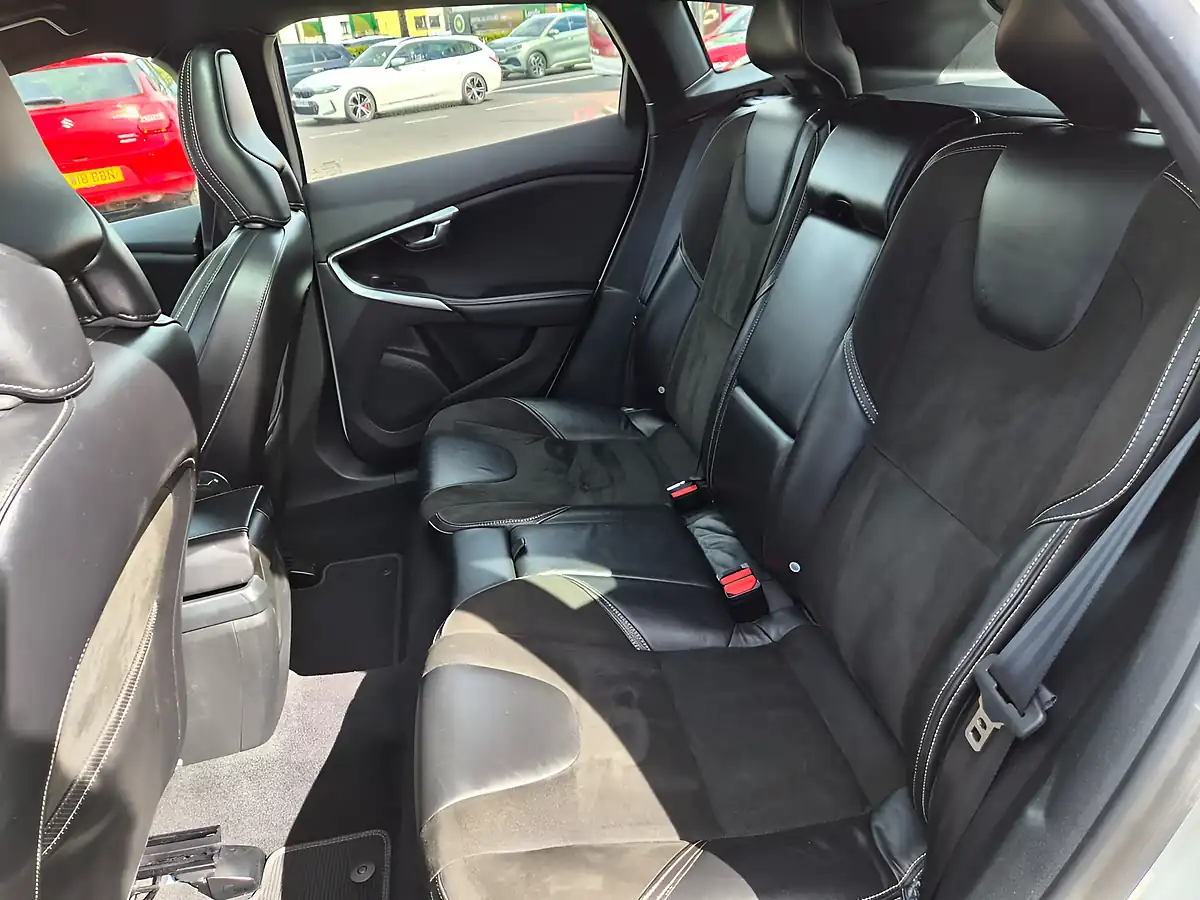 Used 2014 Volvo V40 R-Design White - Interior and Exterior details 15