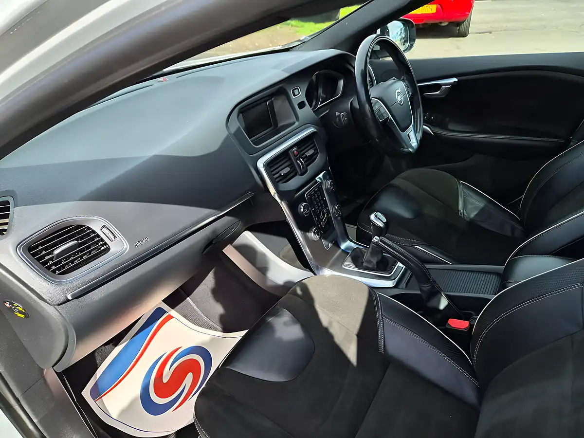 Used 2014 Volvo V40 R-Design White - Interior and Exterior details 17