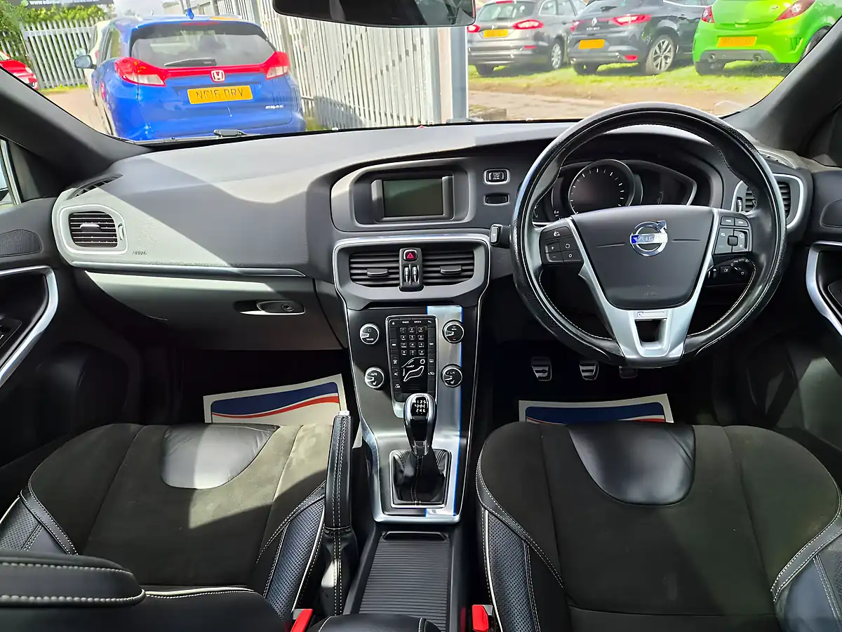 Used 2014 Volvo V40 R-Design White - Interior and Exterior details 9