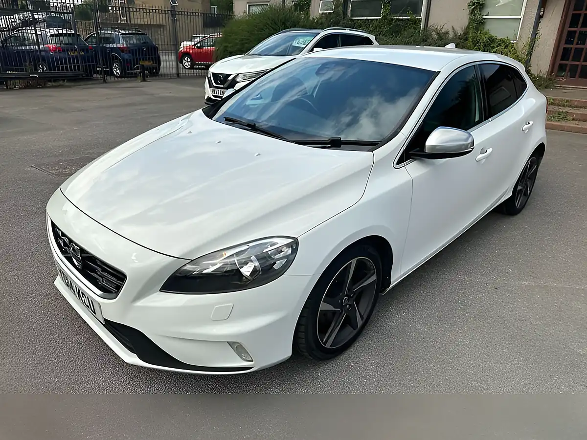 Used 2014 Volvo V40 R-Design White - Interior and Exterior details 8