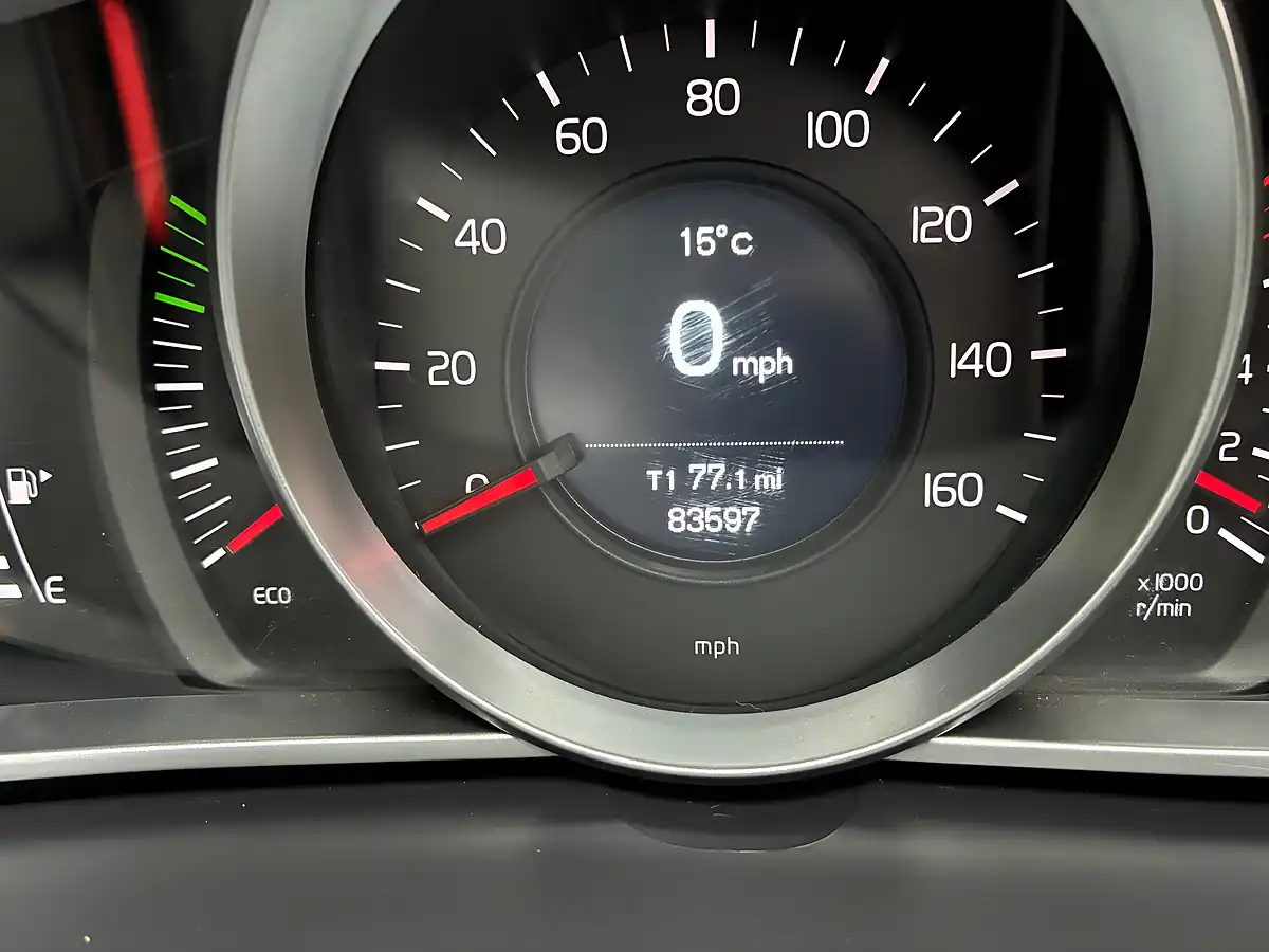 Used 2014 Volvo V40 Se Grey - Interior and Exterior details 12