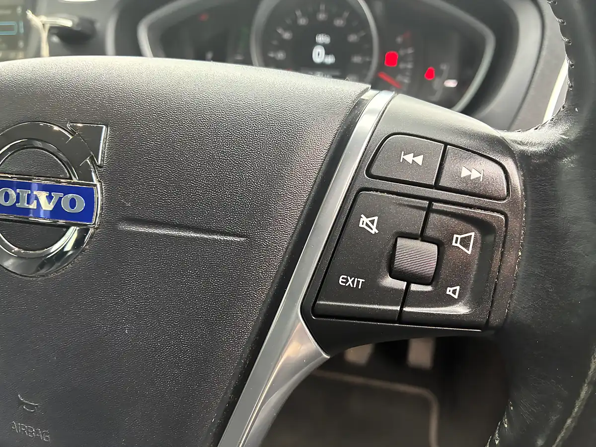 Used 2014 Volvo V40 Se Grey - Interior and Exterior details 13