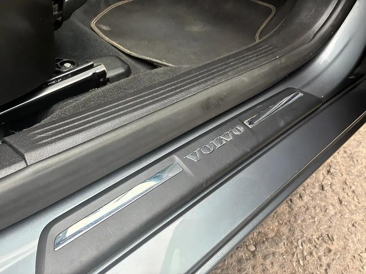 Used 2014 Volvo V40 Se Grey - Interior and Exterior details 19