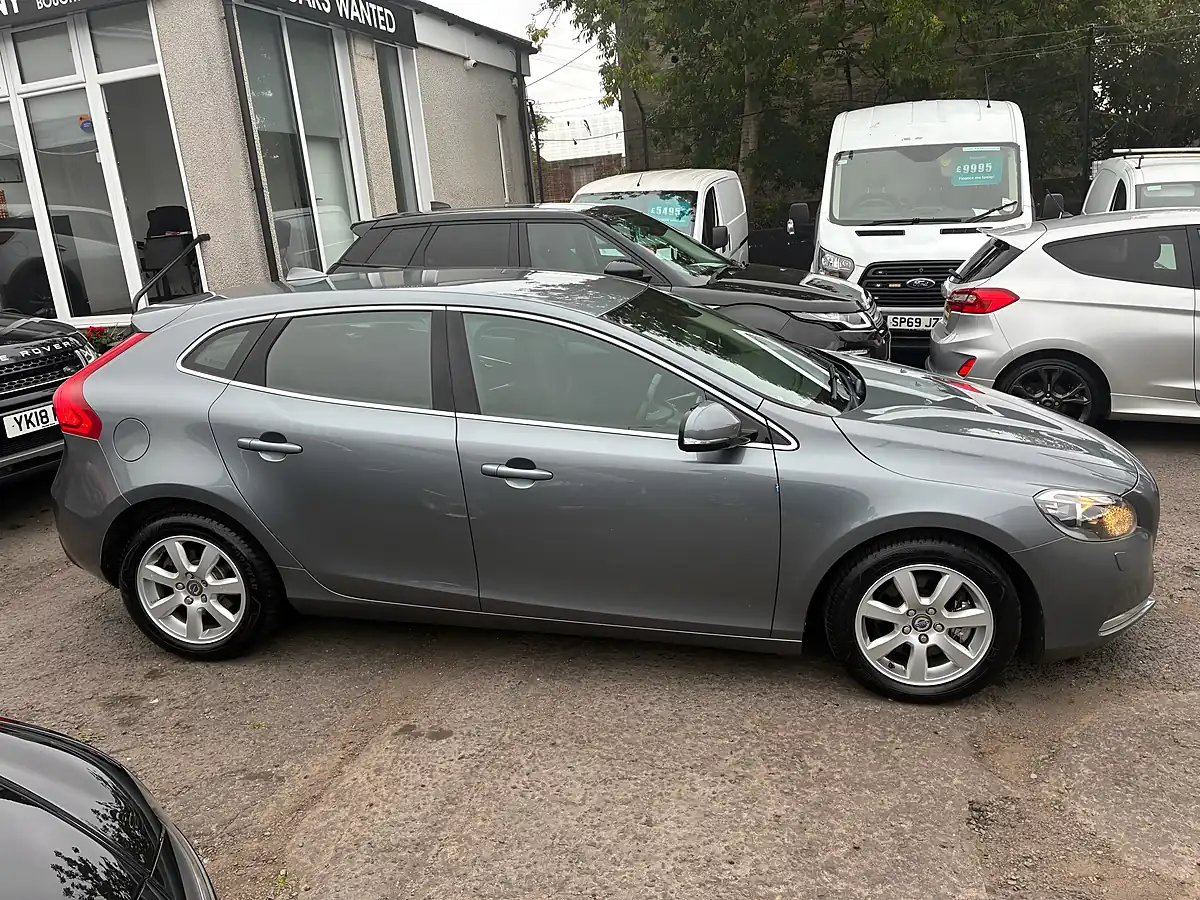 Used 2014 Volvo V40 Se Grey - Interior and Exterior details 2