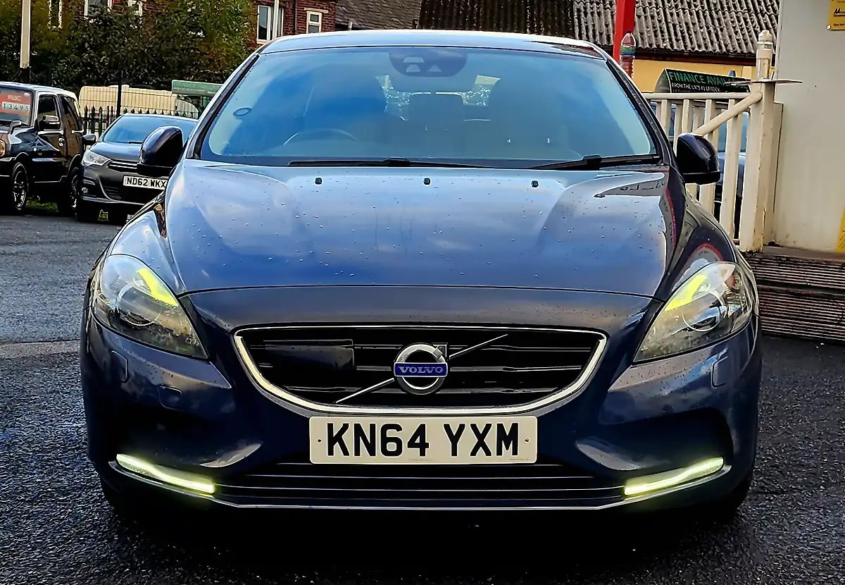 Used 2014 Volvo V40 Se Lux Blue - Interior and Exterior details 4
