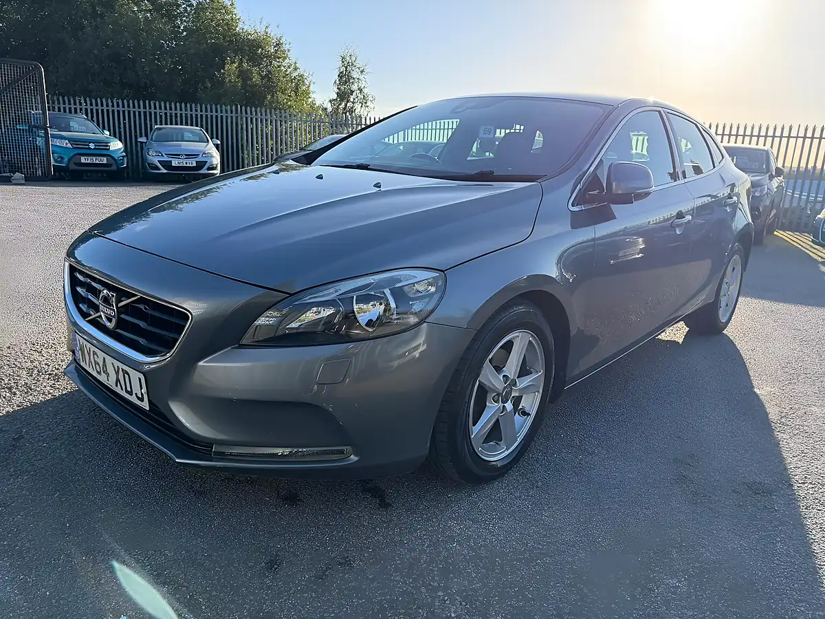 Used 2014 Volvo V40 Se Nav Grey - Interior and Exterior details 3