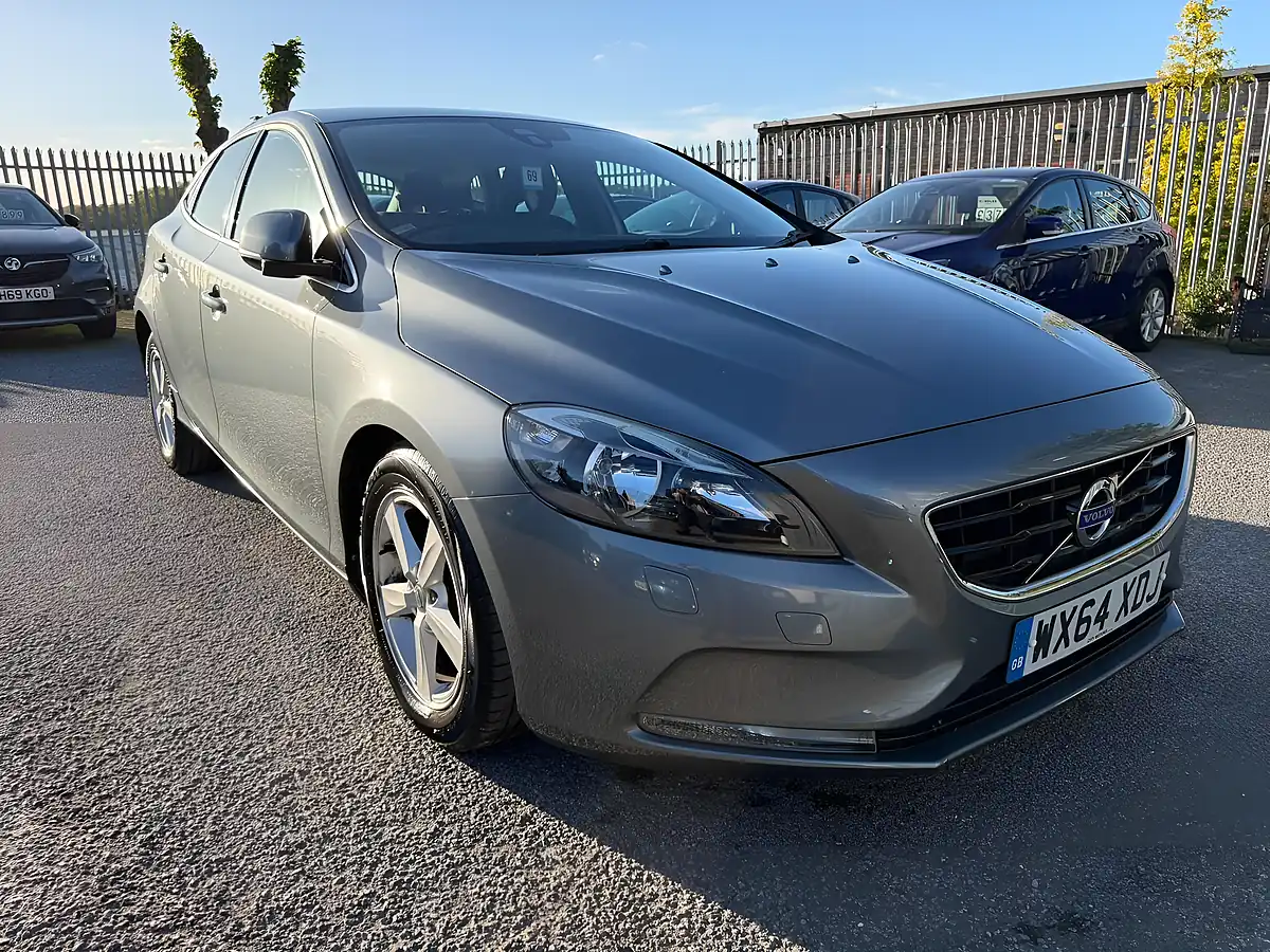 Used 2014 Volvo V40 Se Nav Grey - Interior and Exterior details 9