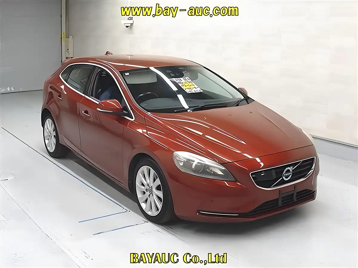 Used 2014 Volvo V40 Se Red - Interior and Exterior details 2